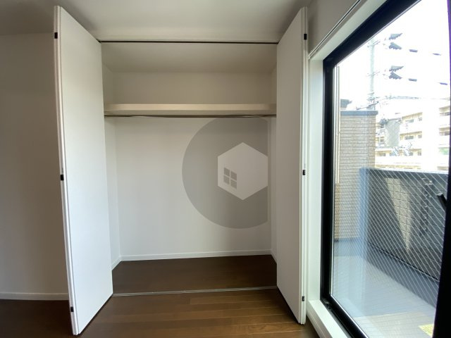 セレニティ荒本 B棟の収納