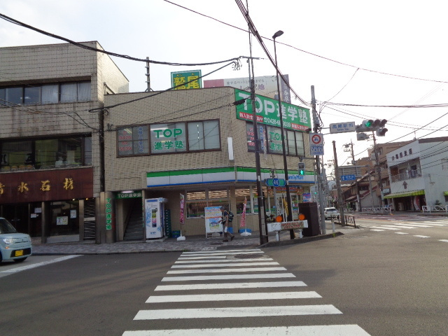リバーサイド小林のその他|ファミリーマート秀栄高尾駅北口店