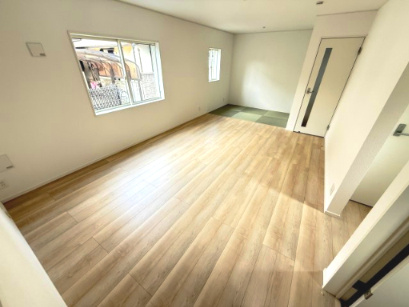 Cradle garden堺市東区高松第1　1号棟の居間・リビング