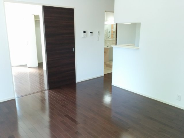 ミル・ネージュの居間・リビング