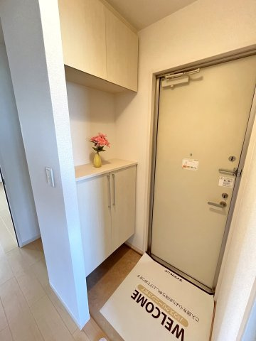 メゾンセレナの玄関