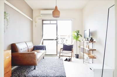 【居間・リビング】 | ハイタウン目黒 | 洋室のお部屋(モデルルーム)です。