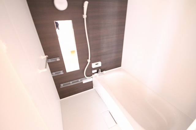 シエルおおつ野 Aの浴室