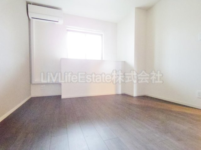 ルミネ中央の洋室