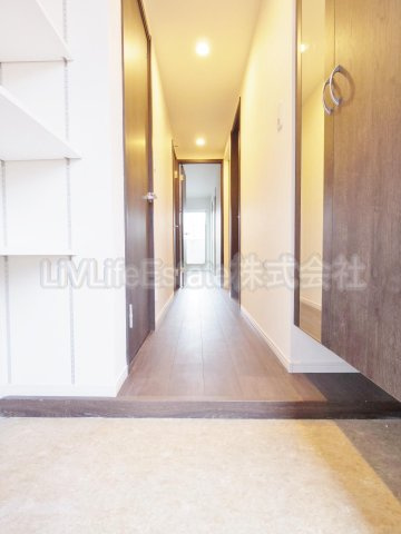 ルミネ中央の玄関