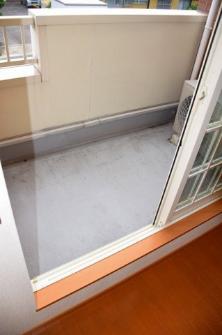 サンルミエ　　刈谷市近郊の賃貸はクラスホームのバルコニー|外からの目が気にならないバルコニーで洗濯物が干せます