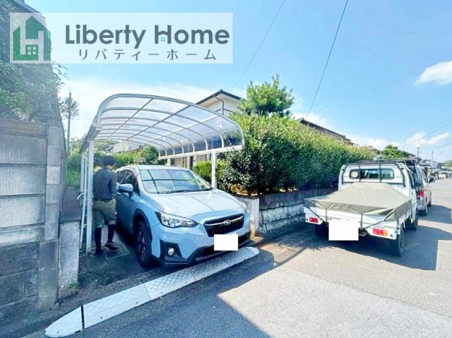 水戸市双葉台2丁目　中古戸建の駐車場