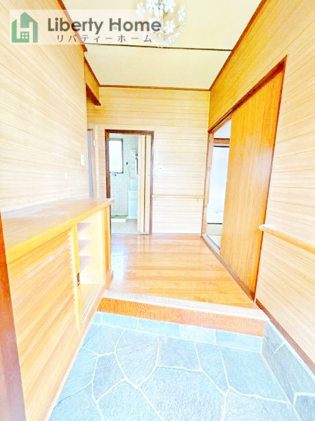 水戸市双葉台2丁目　中古戸建の玄関