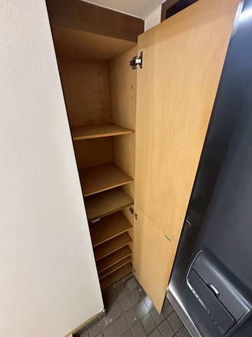 ＮＫビルの玄関