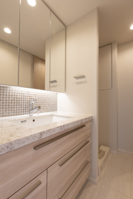 パークホームズ本郷三丁目の洗面所|※写真は同タイプの別室になります