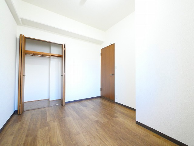 ツインコート帝塚山の洋室