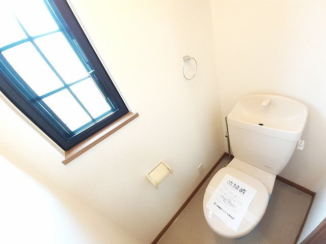 パイングローヴヒルズＢのトイレ|清潔感のあるトイレです