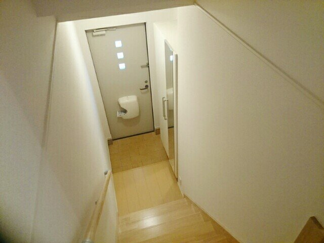 ラ　ルーチェの玄関