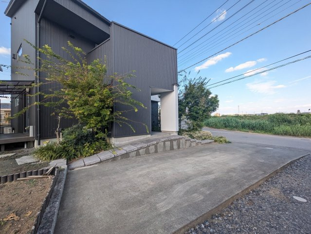 高林南町戸建ての駐車場