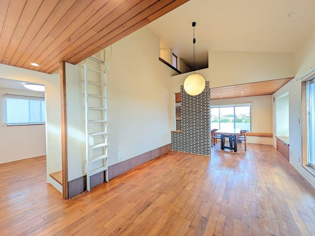 高林南町戸建ての居間・リビング