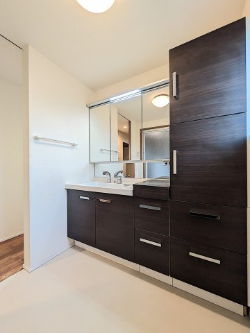 高林南町戸建ての洗面所