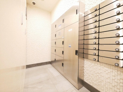 【その他共用部分】 | プレサンス心斎橋ソレイユ | 宅配ボックスです