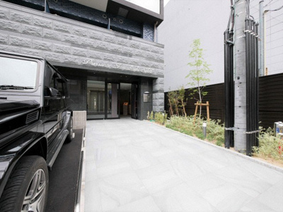 【エントランス】 | プレサンス心斎橋ソレイユ | 清潔なエントランスです