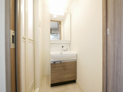【独立洗面台】 | プレサンス心斎橋ソレイユ | 独立洗面化粧台が付いています