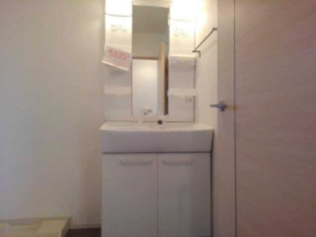 ミルト立花Ⅰの洗面所|コンパクトで使いやすい洗面所