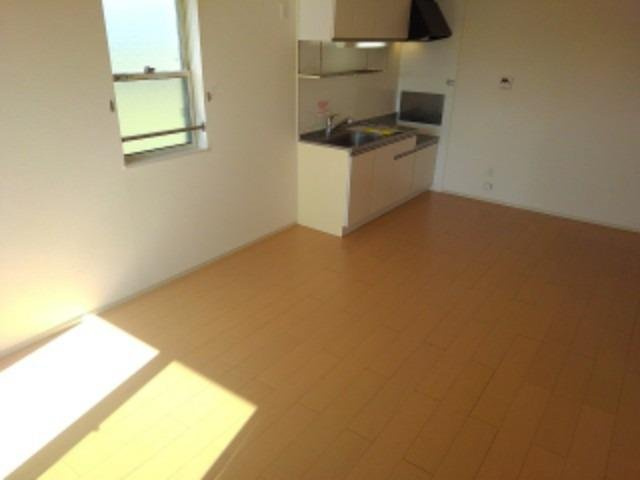 ミルト立花Ⅰの居間・リビング|使いやすいリビングです