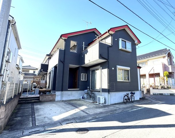 【外観】 | 上尾市上 中古戸建 | ゆとりのある車庫スペース