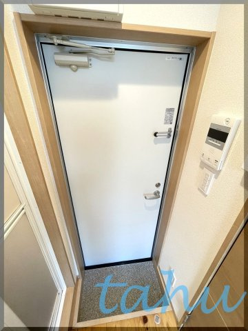 新宿区西早稲田３丁目のアパートの玄関