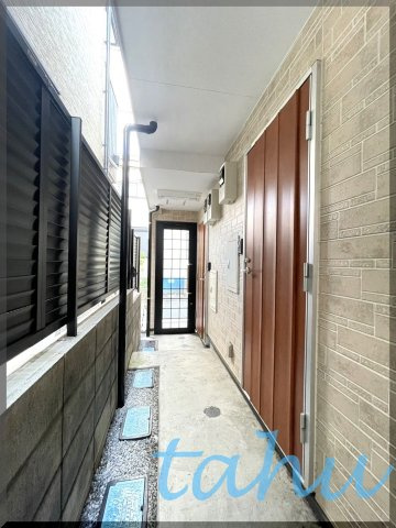 新宿区西早稲田３丁目のアパートの玄関