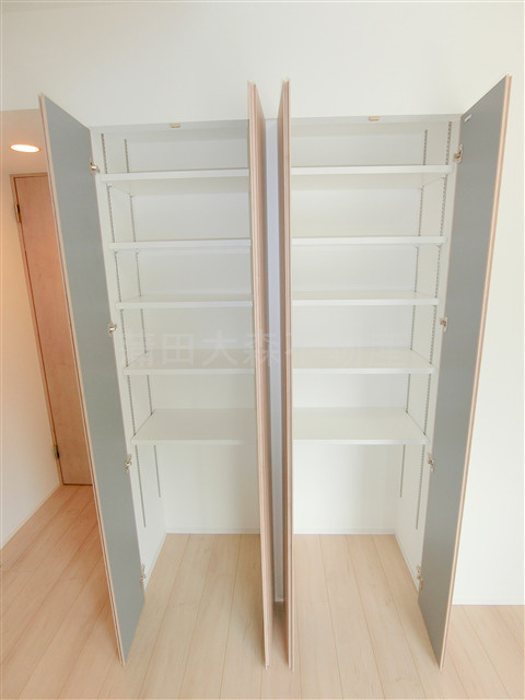 グランカーサ蒲田ウエストの収納|リビングの棚収納