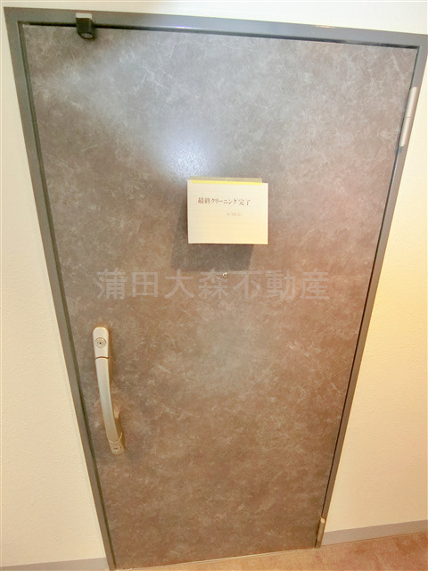 グランカーサ蒲田ウエストの玄関