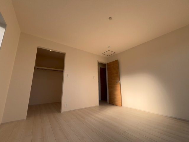 上尾市井戸木1丁目2期　新築戸建　ブルーミング01の洋室