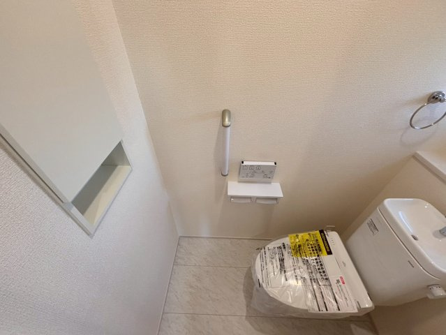 上尾市井戸木1丁目2期　新築戸建　ブルーミング01のトイレ