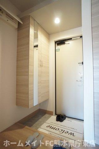 熊本市中央区出水５丁目のアパートの玄関