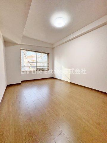 クレール久米川の洋室