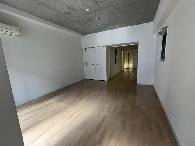 大阪市西区南堀江１丁目の店舗事務所の内装