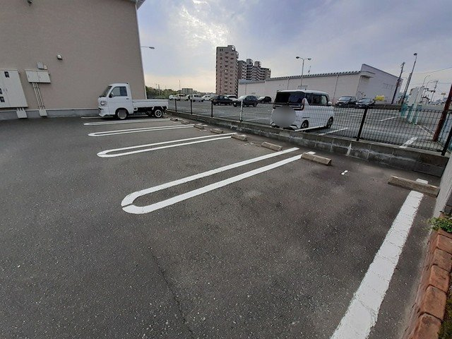 グランベアー福津の駐車場|駐車スペースもあります