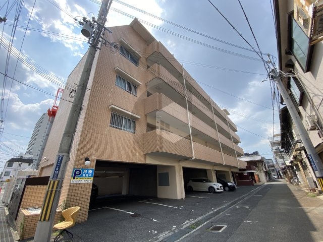 メゾンイサムの外観