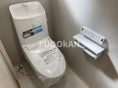 【トイレ】 | 天童市老野森【新築建売】リリーフA棟 | 節水タイプのトイレは水道代の節約に繋がります。
