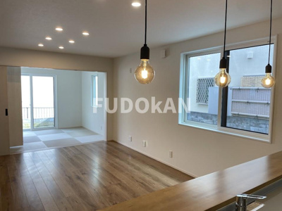 【居間・リビング】 | 天童市老野森【新築建売】リリーフA棟 | リビングは広々です。家族の団欒の場として家庭を包みます。