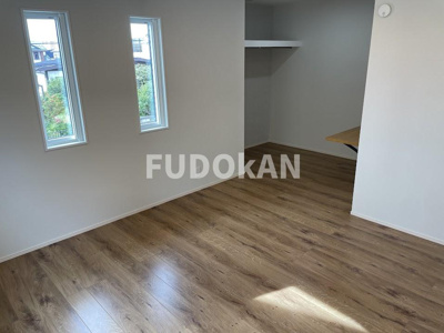 【寝室】 | 天童市老野森【新築建売】リリーフA棟 | 大きいベットを置いてもスペースの取れる寝室です。