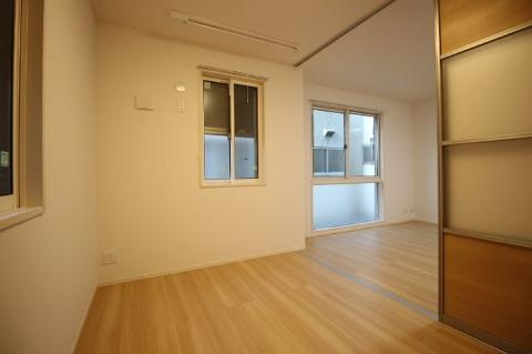 ゆず桑田町の居間・リビング|寝室