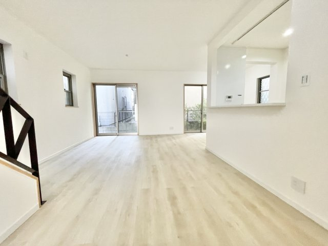 交野市星田北4丁目　中古一戸建ての居間・リビング|使いやすいリビングです