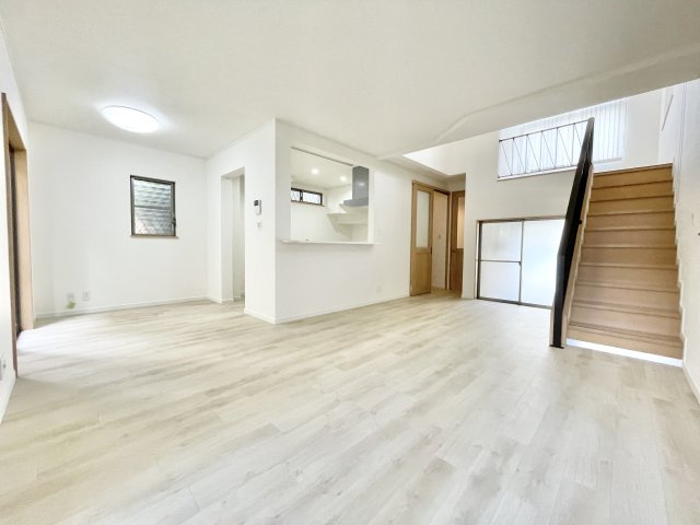 交野市星田北4丁目　中古一戸建ての居間・リビング|おしゃれな居間です