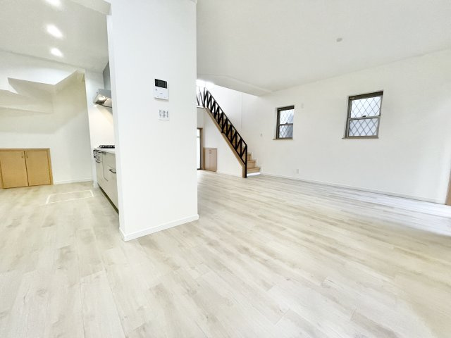 交野市星田北4丁目　中古一戸建ての居間・リビング|おしゃれなリビングです