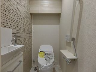 風香東新宿のトイレ|★タンクレス温水洗浄便座★