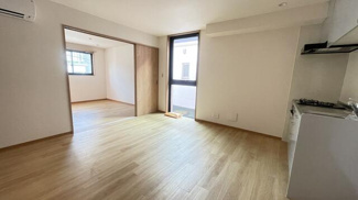 【居間・リビング】 | ミモザ神宮前 | 写真は新築時のものです