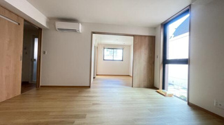 【居間・リビング】 | ミモザ神宮前 | 写真は新築時のものです