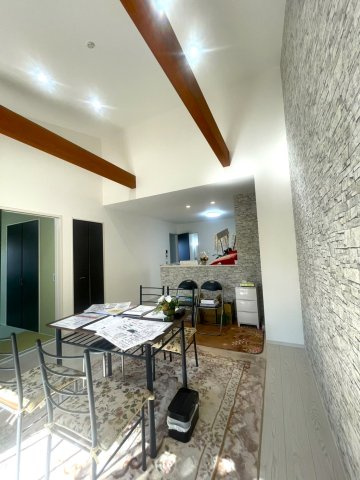 春日井市藤山台　新築平屋の居間・リビング|日当たりも良好です