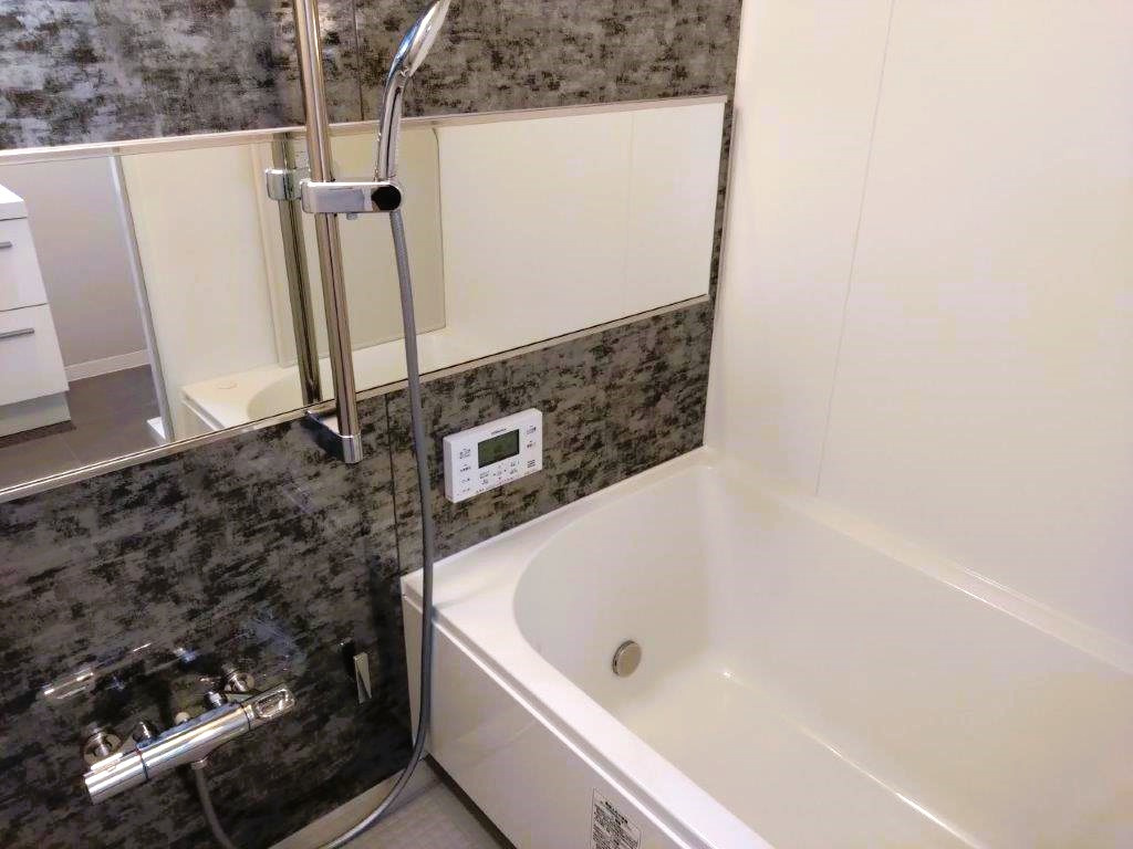 丸美シャトー大須の浴室