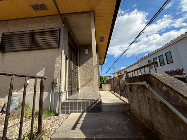 西山町2丁目の周辺